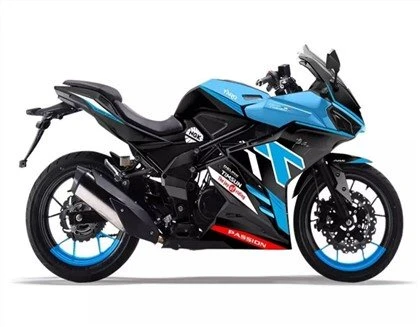 Závodní motocykl 400CC velký výtlak